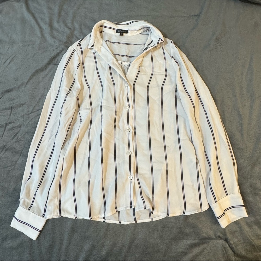 🌟5 for $25 | Dynamite White and Black Notched Collar Button Down Shirt

#1050